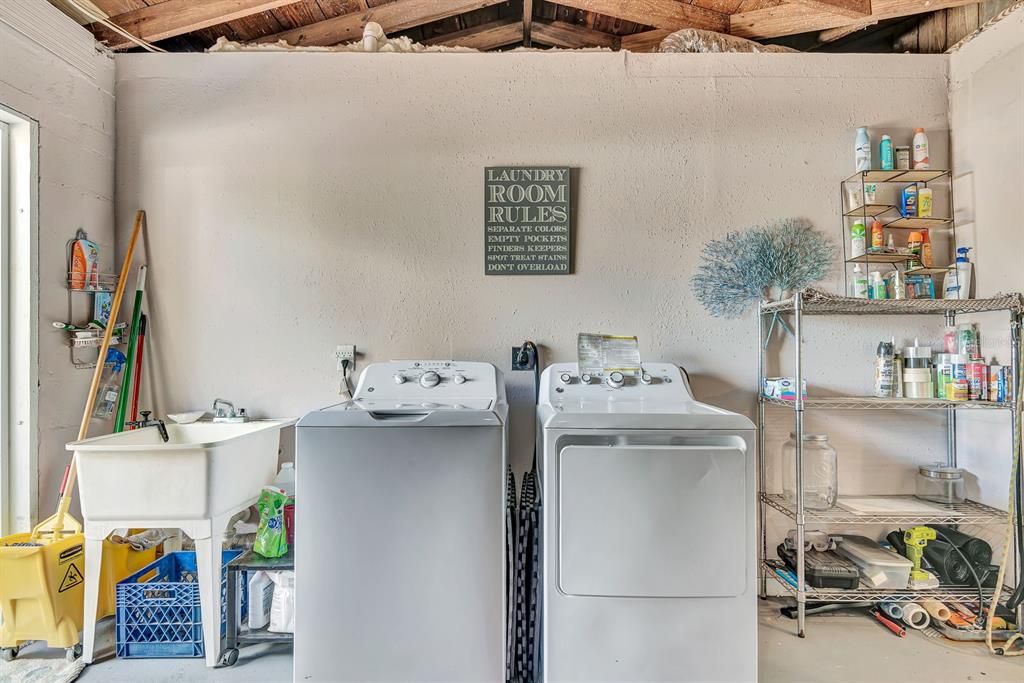 Active With Contract: $350,000 (3 beds, 2 baths, 1437 Square Feet)