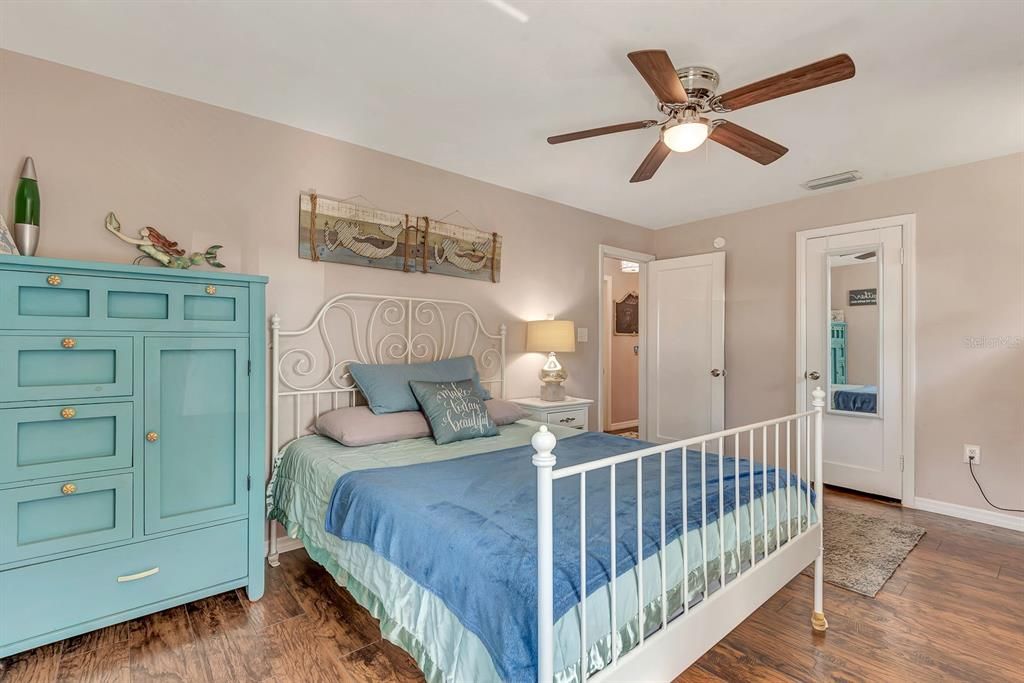 Active With Contract: $350,000 (3 beds, 2 baths, 1437 Square Feet)
