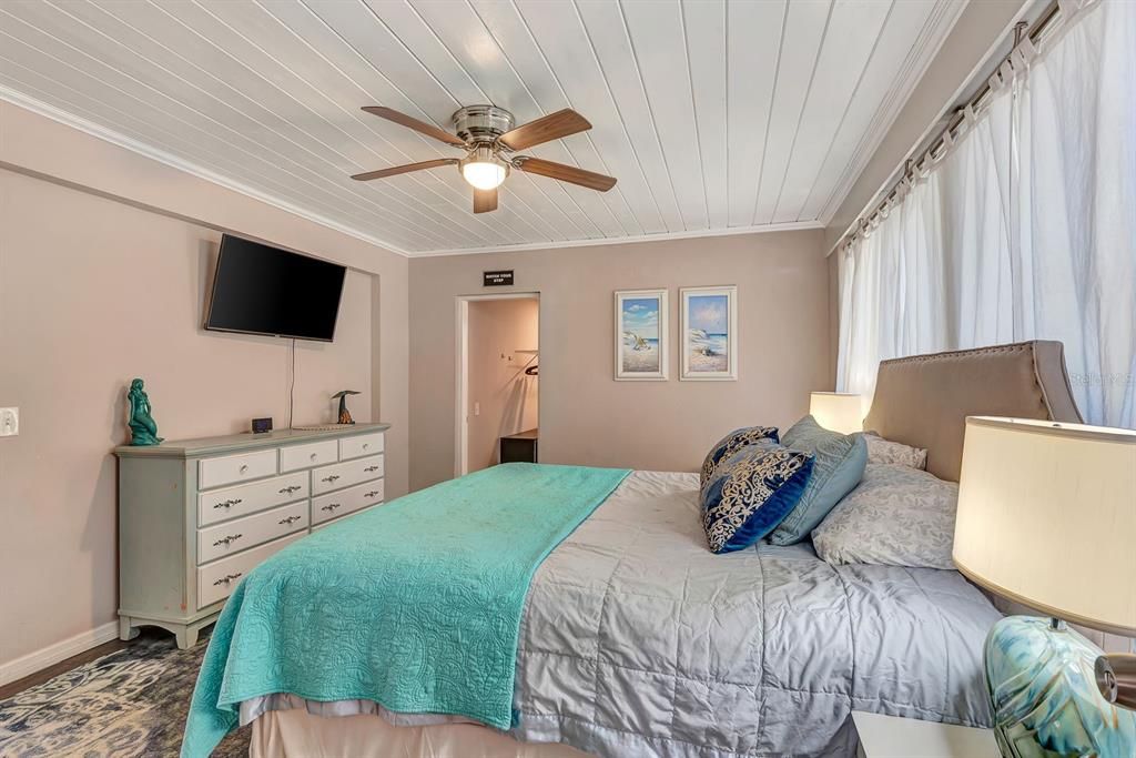 Active With Contract: $350,000 (3 beds, 2 baths, 1437 Square Feet)