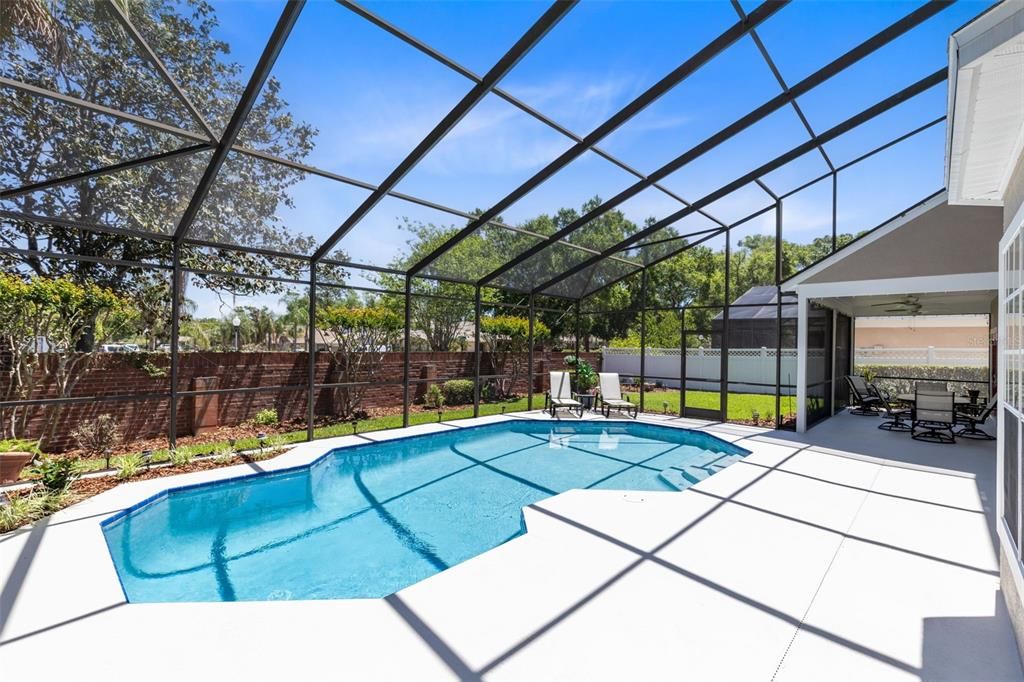 Activo con contrato: $824,900 (4 camas, 2 baños, 2902 Pies cuadrados)