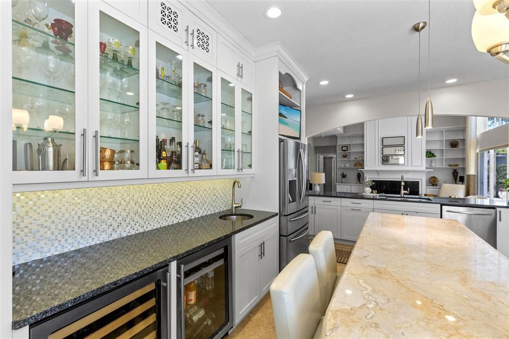 Activo con contrato: $824,900 (4 camas, 2 baños, 2902 Pies cuadrados)