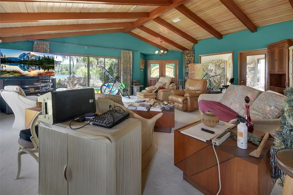 For Sale: $1,750,000 (2 beds, 2 baths, 2392 Square Feet)