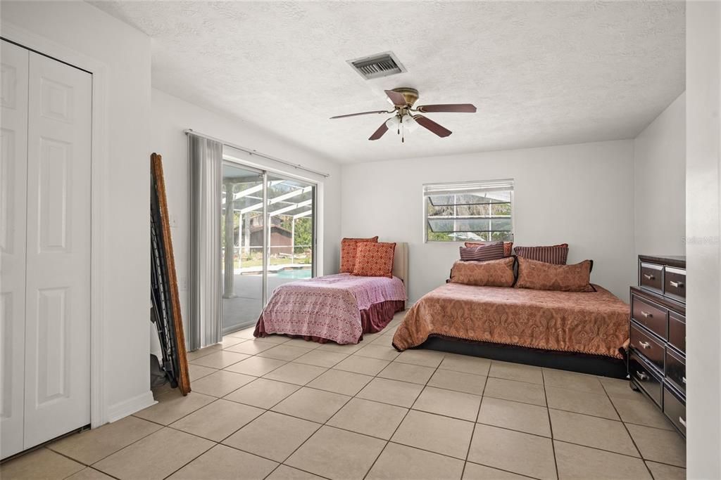 En Venta: $399,000 (3 camas, 2 baños, 1834 Pies cuadrados)