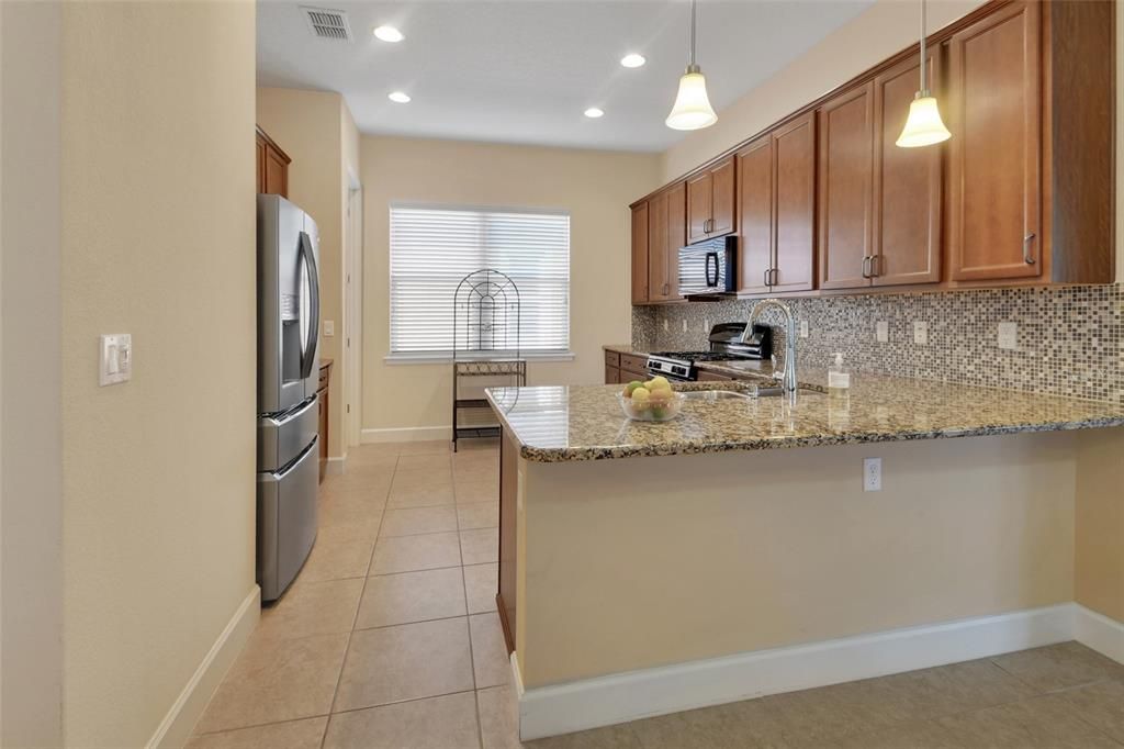 Active With Contract: $358,900 (2 beds, 2 baths, 1512 Square Feet)