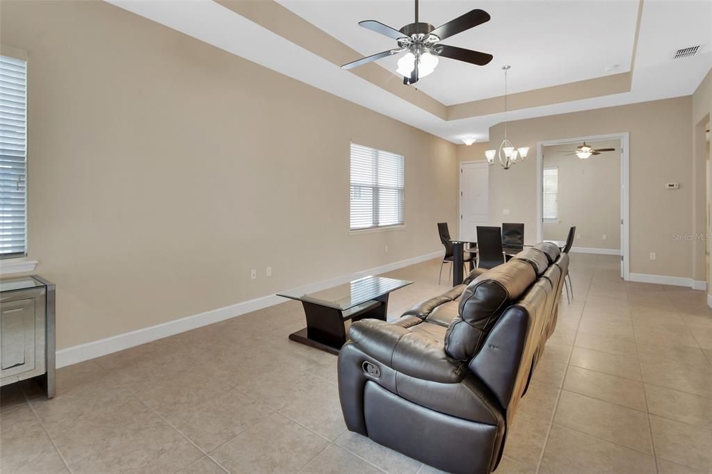 Active With Contract: $358,900 (2 beds, 2 baths, 1512 Square Feet)