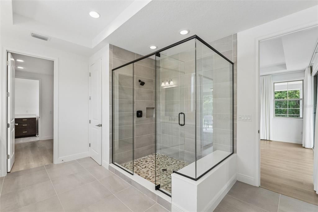 Active With Contract: $1,300,000 (5 beds, 5 baths, 3992 Square Feet)