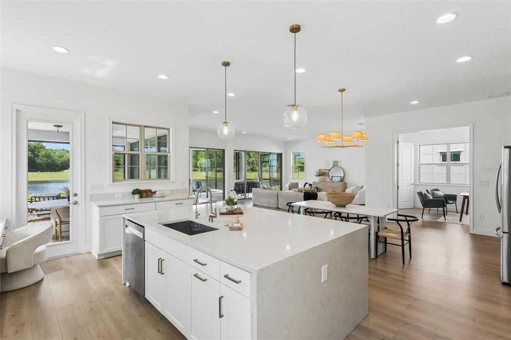 Active With Contract: $1,300,000 (5 beds, 5 baths, 3992 Square Feet)