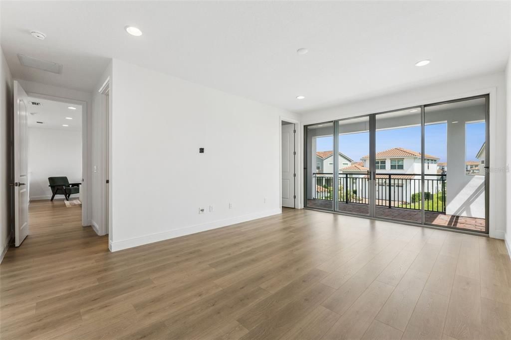 Active With Contract: $1,300,000 (5 beds, 5 baths, 3992 Square Feet)