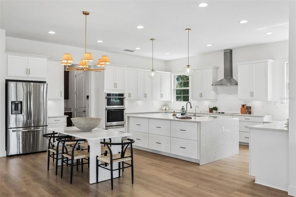 Active With Contract: $1,300,000 (5 beds, 5 baths, 3992 Square Feet)