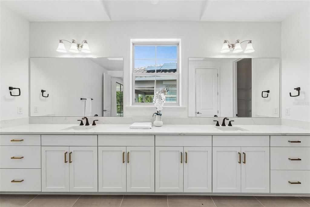 Active With Contract: $1,300,000 (5 beds, 5 baths, 3992 Square Feet)
