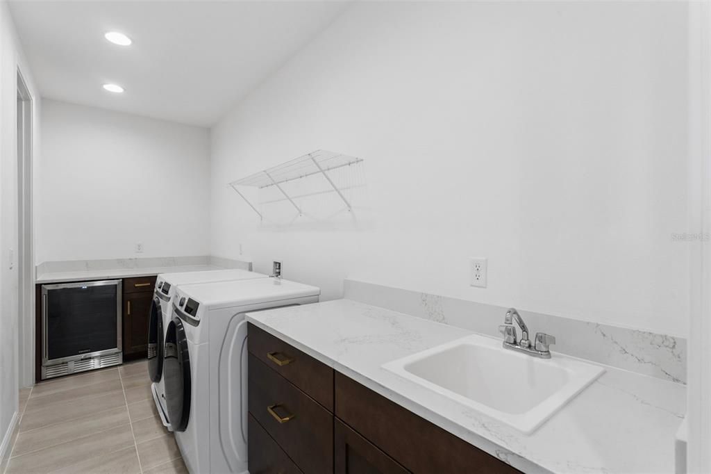 Active With Contract: $1,300,000 (5 beds, 5 baths, 3992 Square Feet)