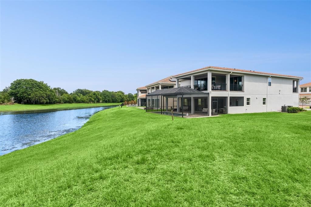 Active With Contract: $1,300,000 (5 beds, 5 baths, 3992 Square Feet)