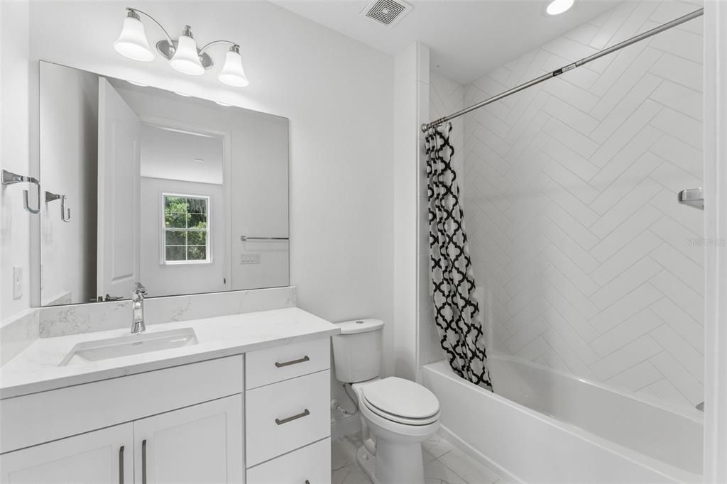 Active With Contract: $1,300,000 (5 beds, 5 baths, 3992 Square Feet)