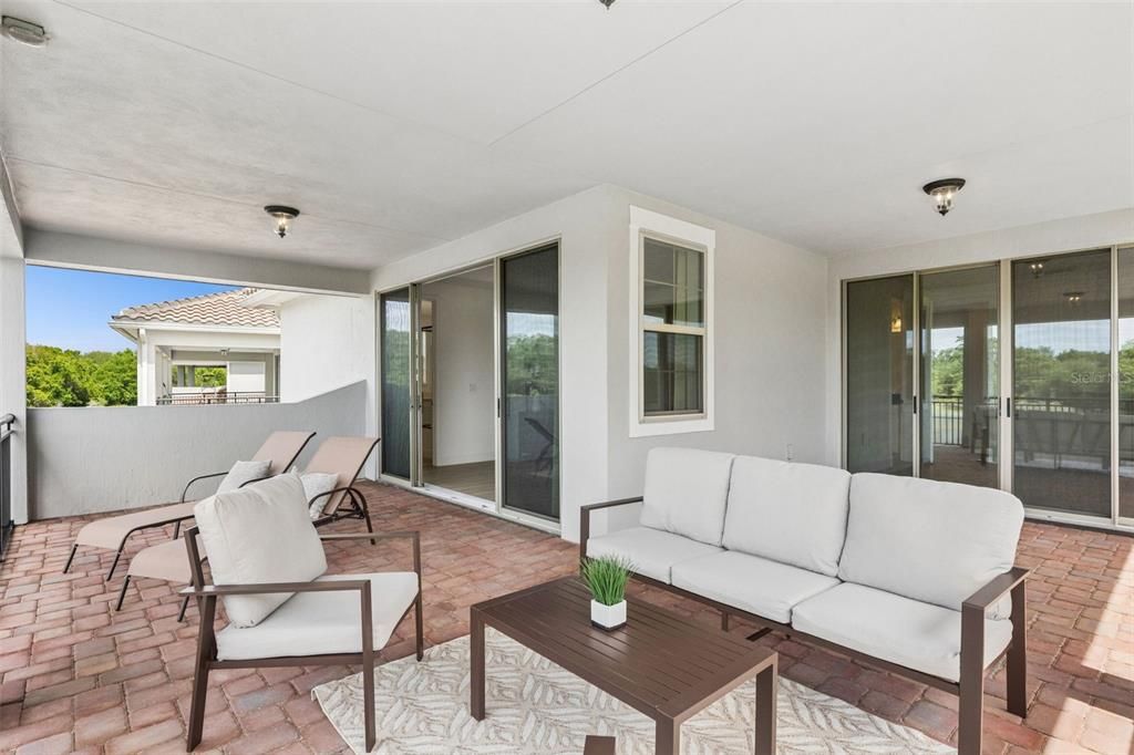 Active With Contract: $1,300,000 (5 beds, 5 baths, 3992 Square Feet)