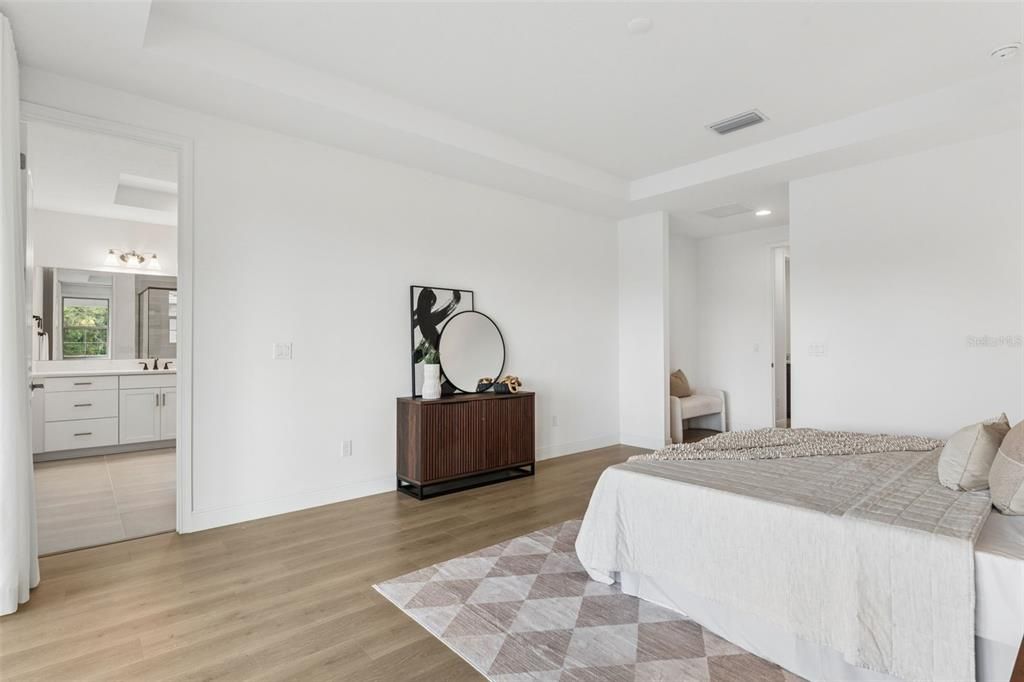Active With Contract: $1,300,000 (5 beds, 5 baths, 3992 Square Feet)