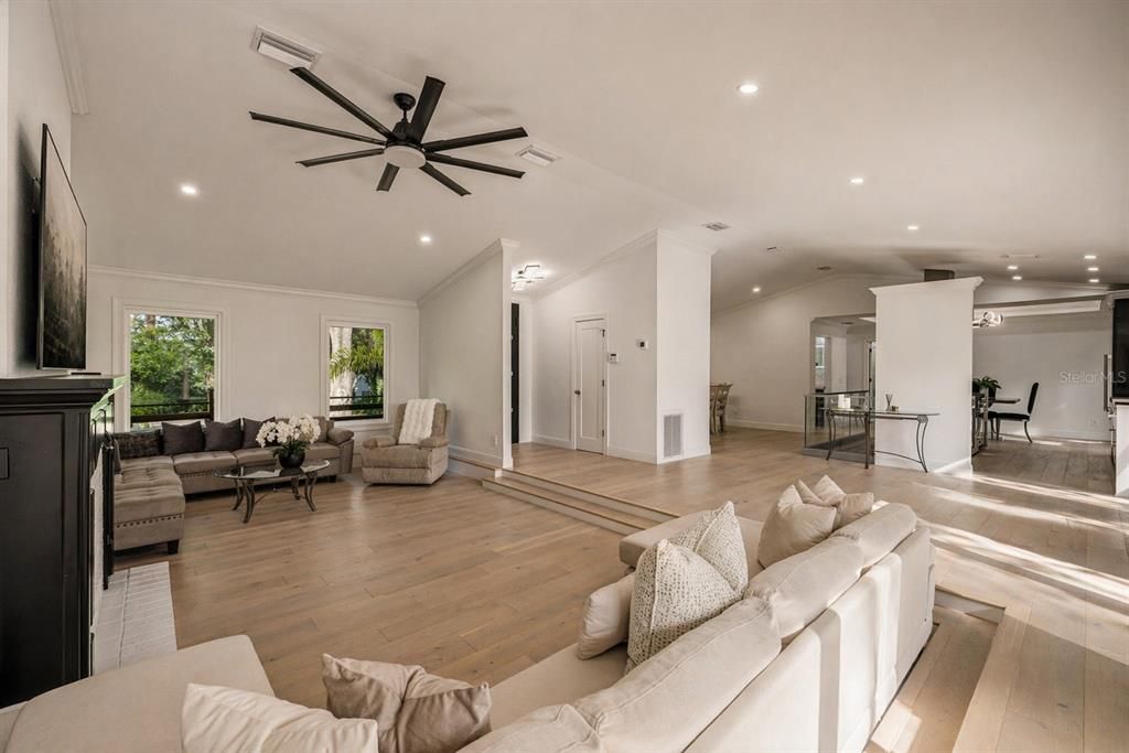 En Venta: $1,599,000 (6 camas, 5 baños, 3404 Pies cuadrados)