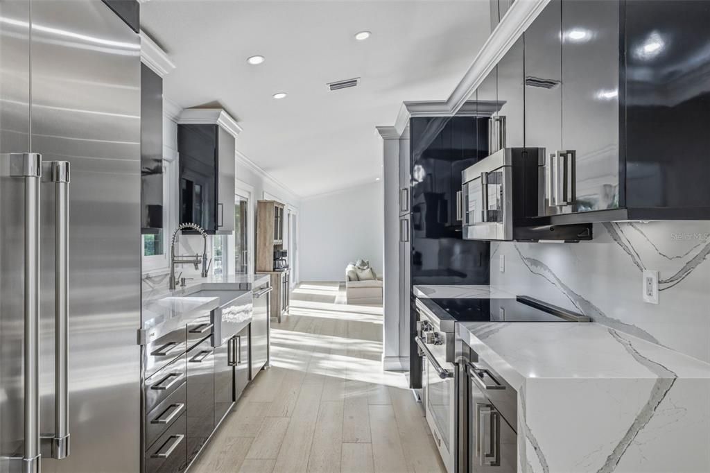 En Venta: $1,599,000 (6 camas, 5 baños, 3404 Pies cuadrados)