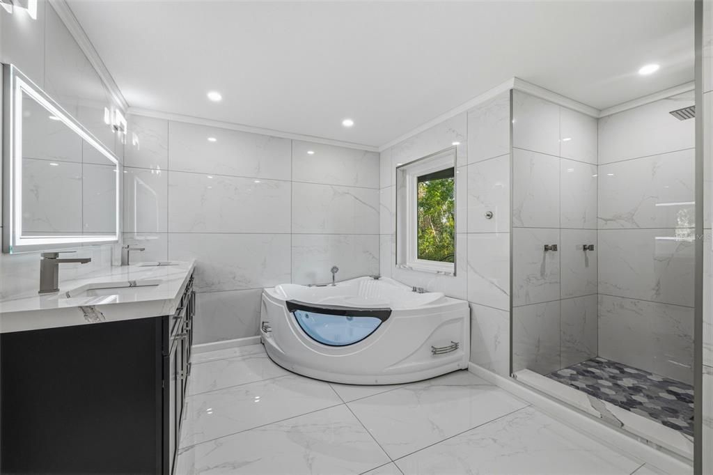 En Venta: $1,599,000 (6 camas, 5 baños, 3404 Pies cuadrados)