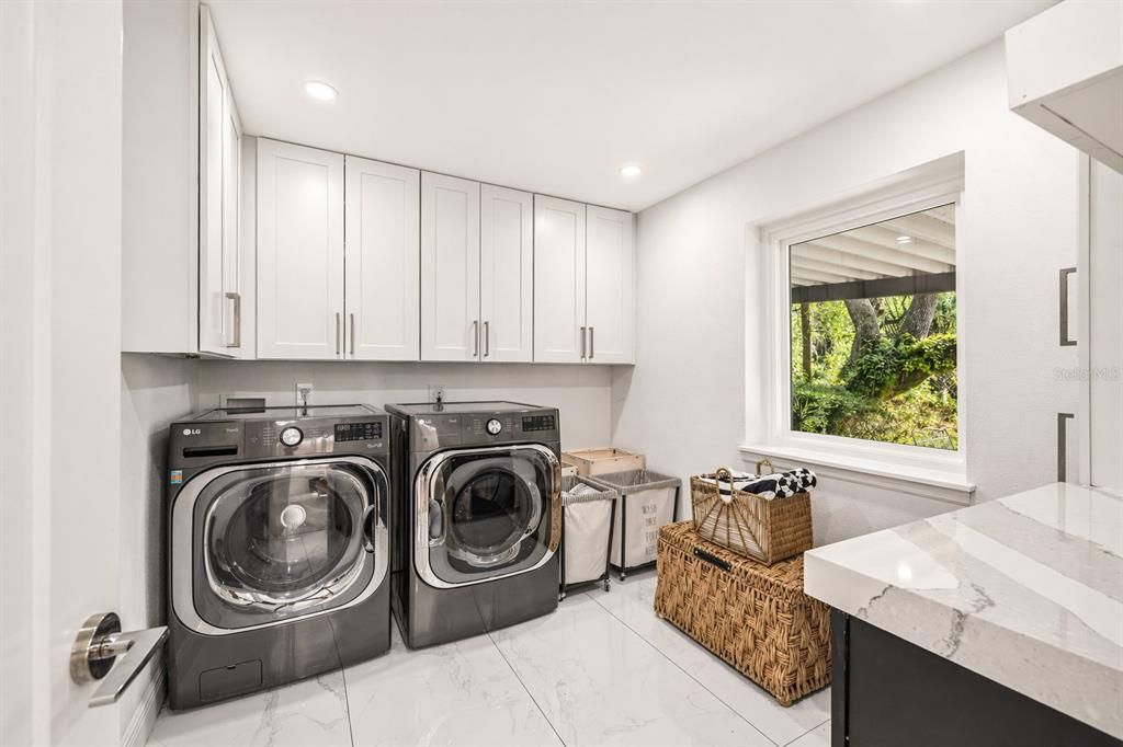 En Venta: $1,599,000 (6 camas, 5 baños, 3404 Pies cuadrados)
