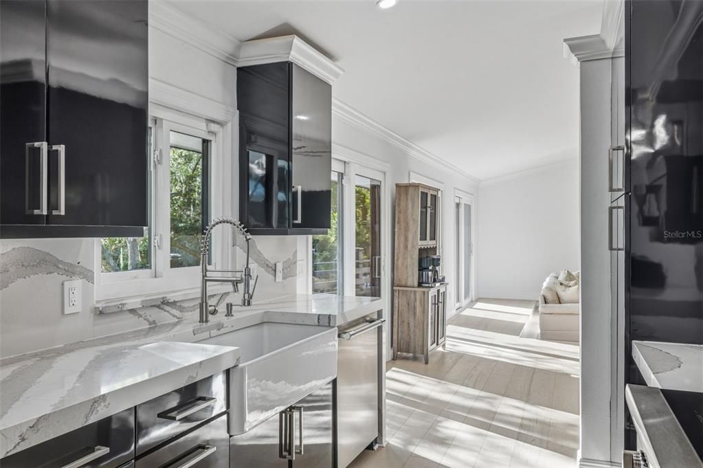 En Venta: $1,599,000 (6 camas, 5 baños, 3404 Pies cuadrados)