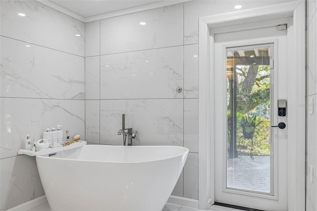 En Venta: $1,599,000 (6 camas, 5 baños, 3404 Pies cuadrados)