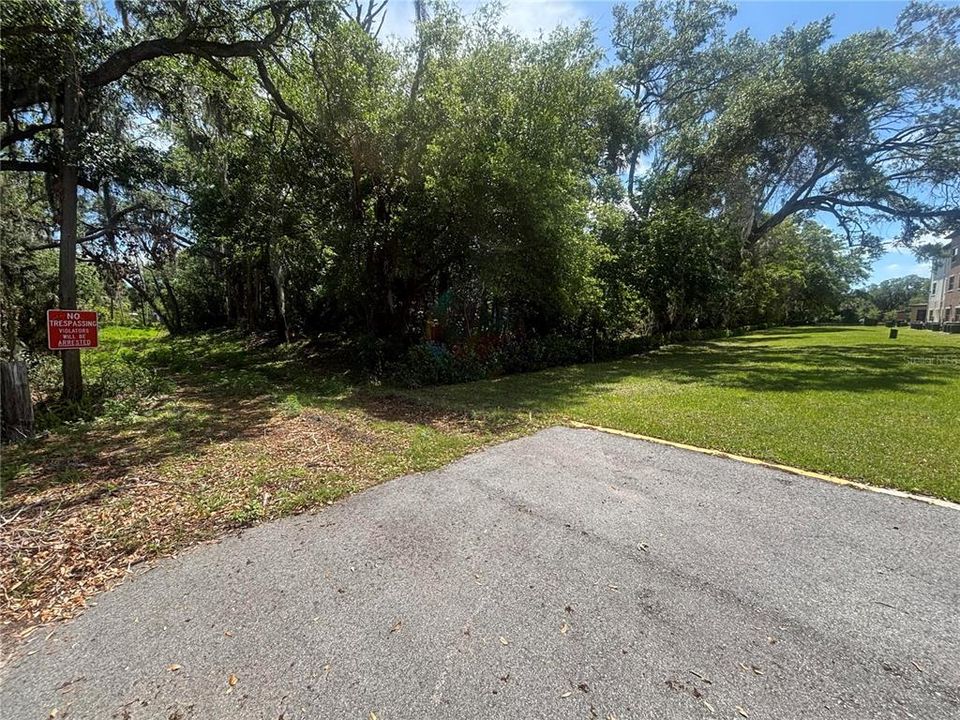 待售: $60,000 (2.60 acres)