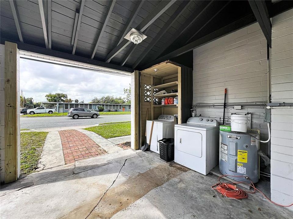 Active With Contract: $280,000 (2 beds, 1 baths, 850 Square Feet)