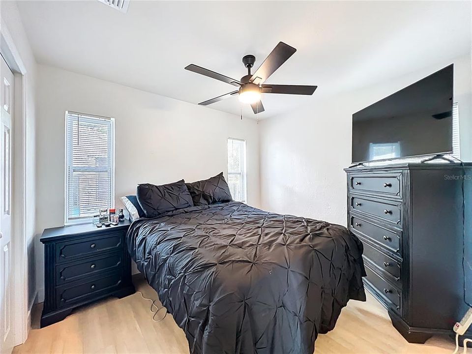 Active With Contract: $280,000 (2 beds, 1 baths, 850 Square Feet)