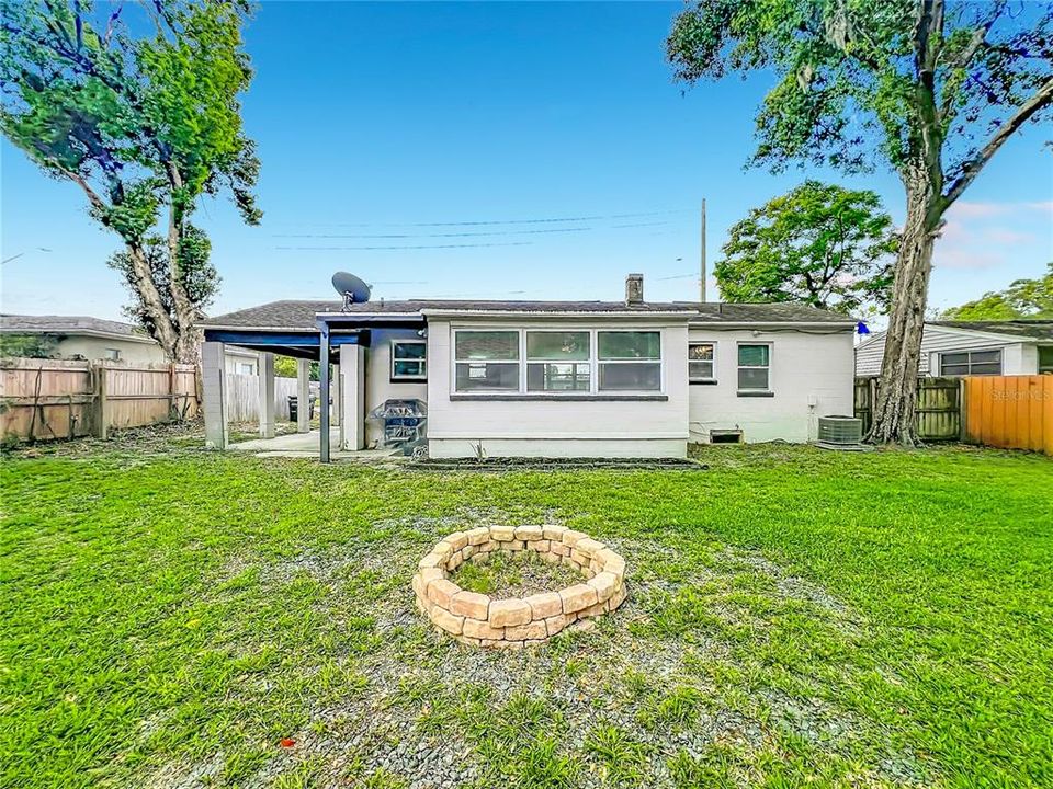 Active With Contract: $280,000 (2 beds, 1 baths, 850 Square Feet)