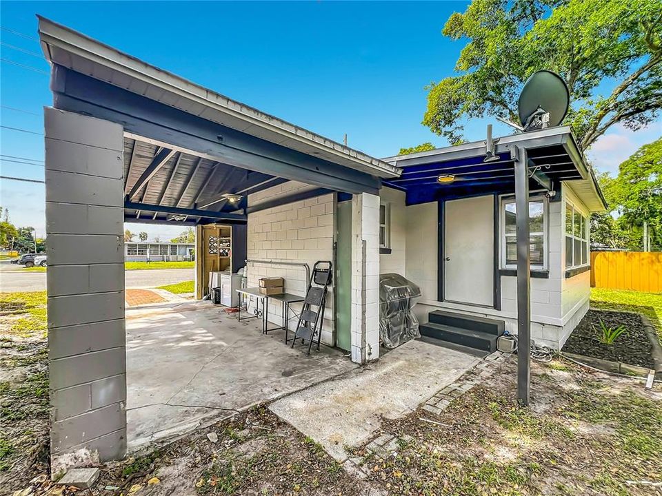 Active With Contract: $280,000 (2 beds, 1 baths, 850 Square Feet)