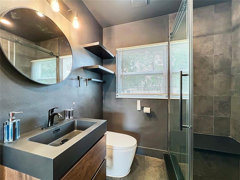 Active With Contract: $280,000 (2 beds, 1 baths, 850 Square Feet)
