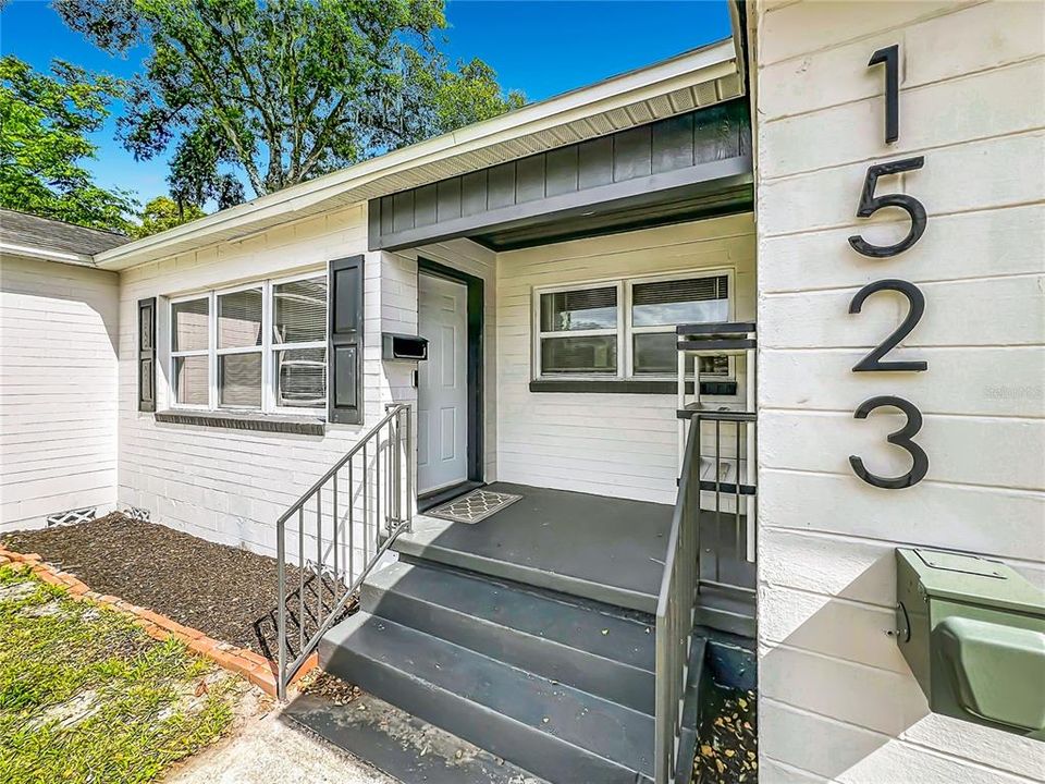 Active With Contract: $280,000 (2 beds, 1 baths, 850 Square Feet)