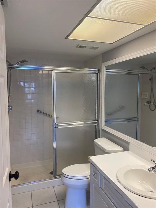 На продажу: $139,900 (2 спален, 2 ванн, 1001 Квадратных фут)