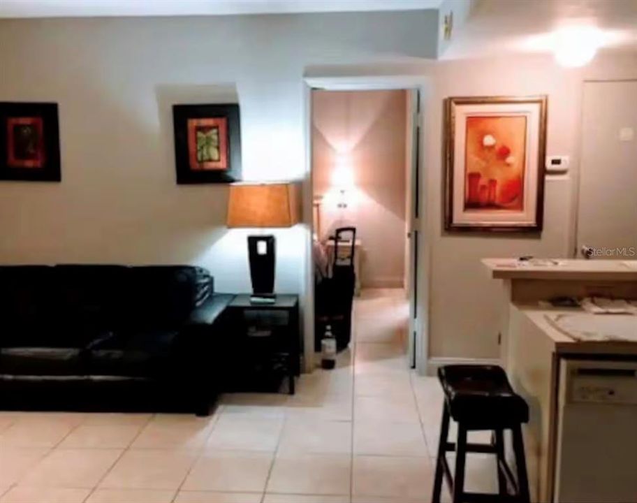 For Sale: $250,000 (2 beds, 2 baths, 583 Square Feet)