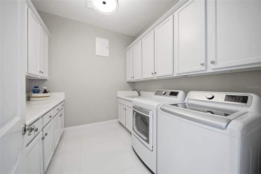 En Venta: $1,199,900 (3 camas, 3 baños, 3186 Pies cuadrados)