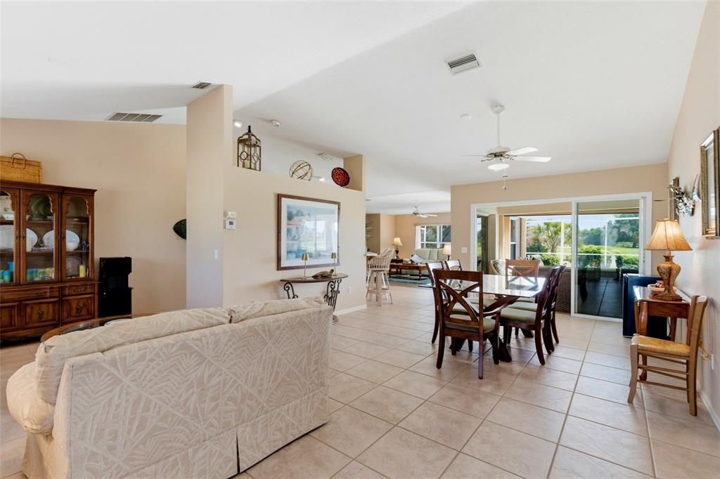 Activo con contrato: $390,000 (3 camas, 2 baños, 1831 Pies cuadrados)