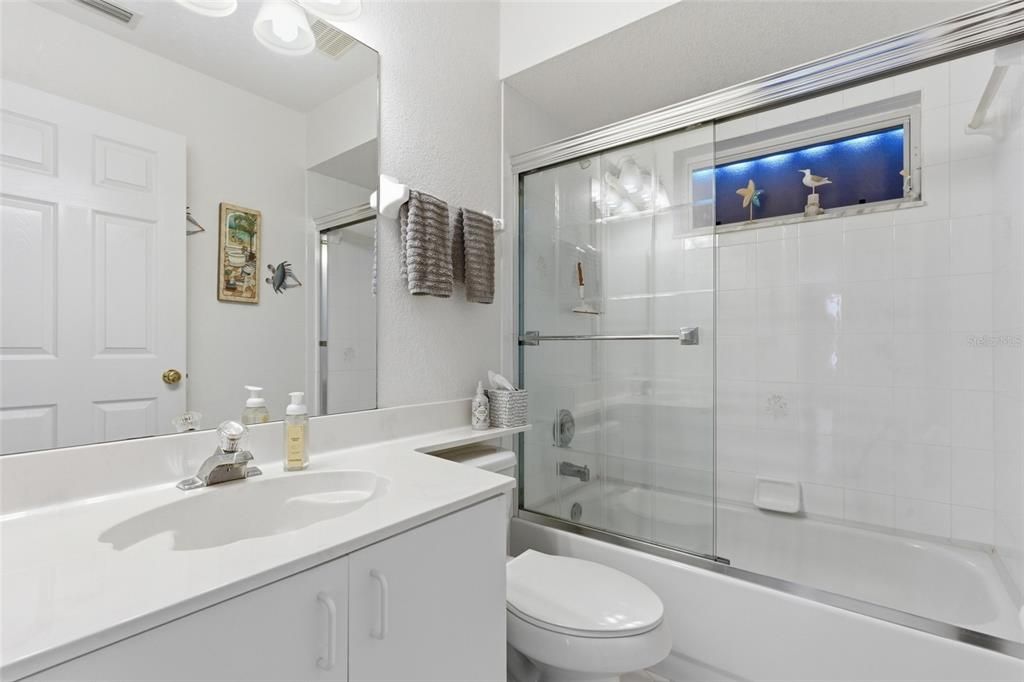 Activo con contrato: $390,000 (3 camas, 2 baños, 1831 Pies cuadrados)