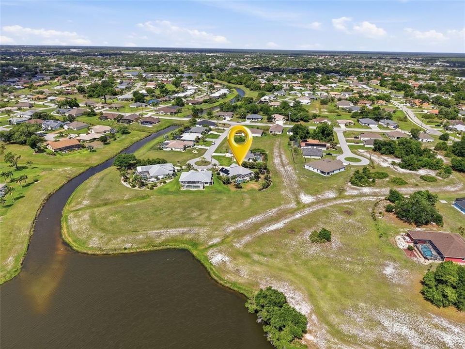 Activo con contrato: $390,000 (3 camas, 2 baños, 1831 Pies cuadrados)