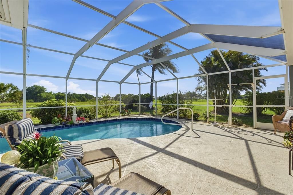 Activo con contrato: $390,000 (3 camas, 2 baños, 1831 Pies cuadrados)