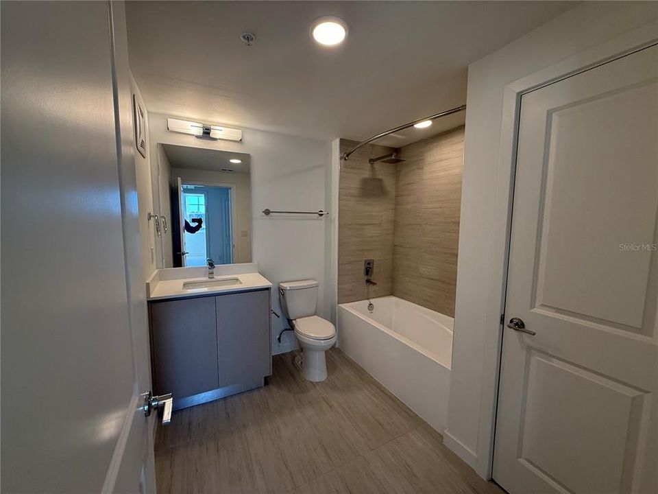 В аренду: $1,700 (2 спален, 2 ванн, 1023 Квадратных фут)