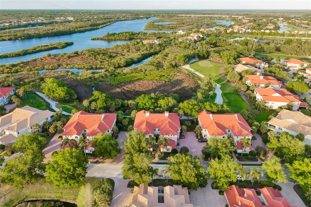 Под контрактом: $365,000 (3 спален, 2 ванн, 2343 Квадратных фут)
