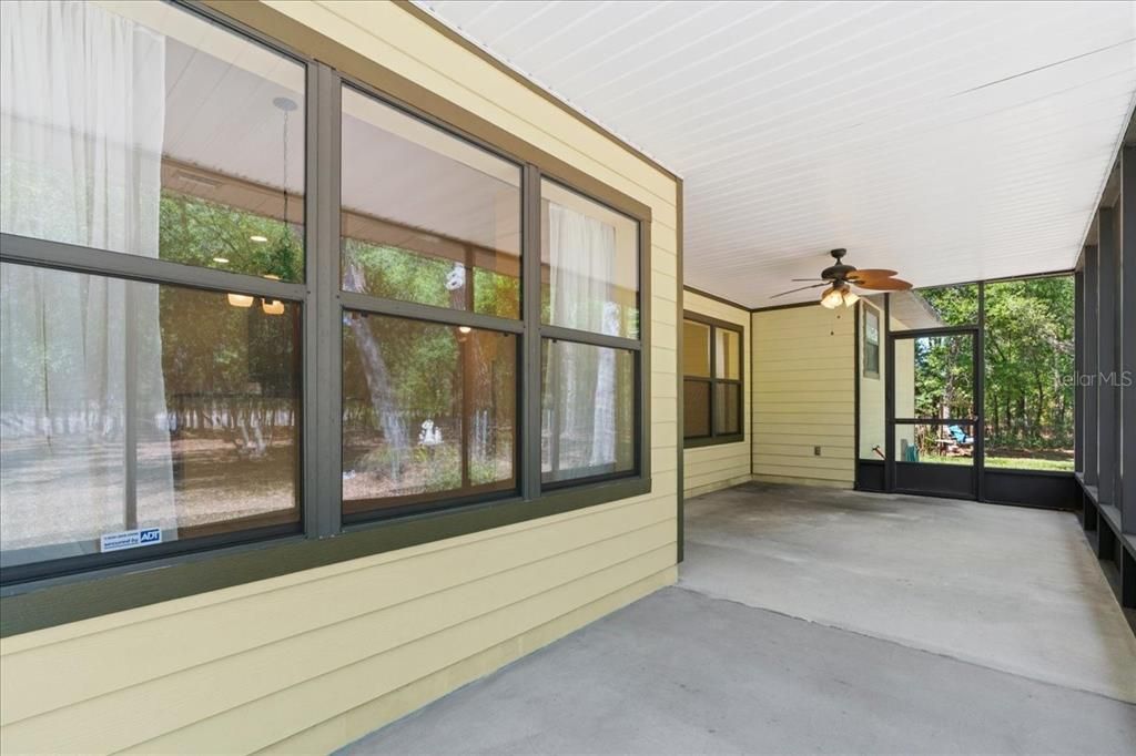 For Sale: $315,000 (2 beds, 2 baths, 1177 Square Feet)