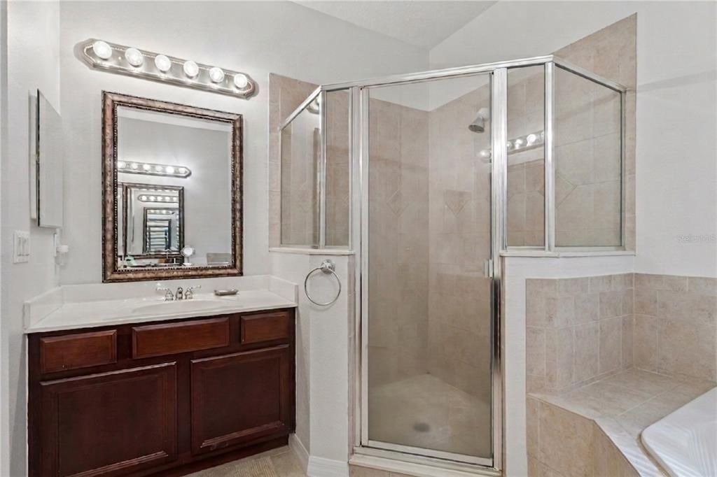 Под контрактом: $550,000 (4 спален, 3 ванн, 2123 Квадратных фут)