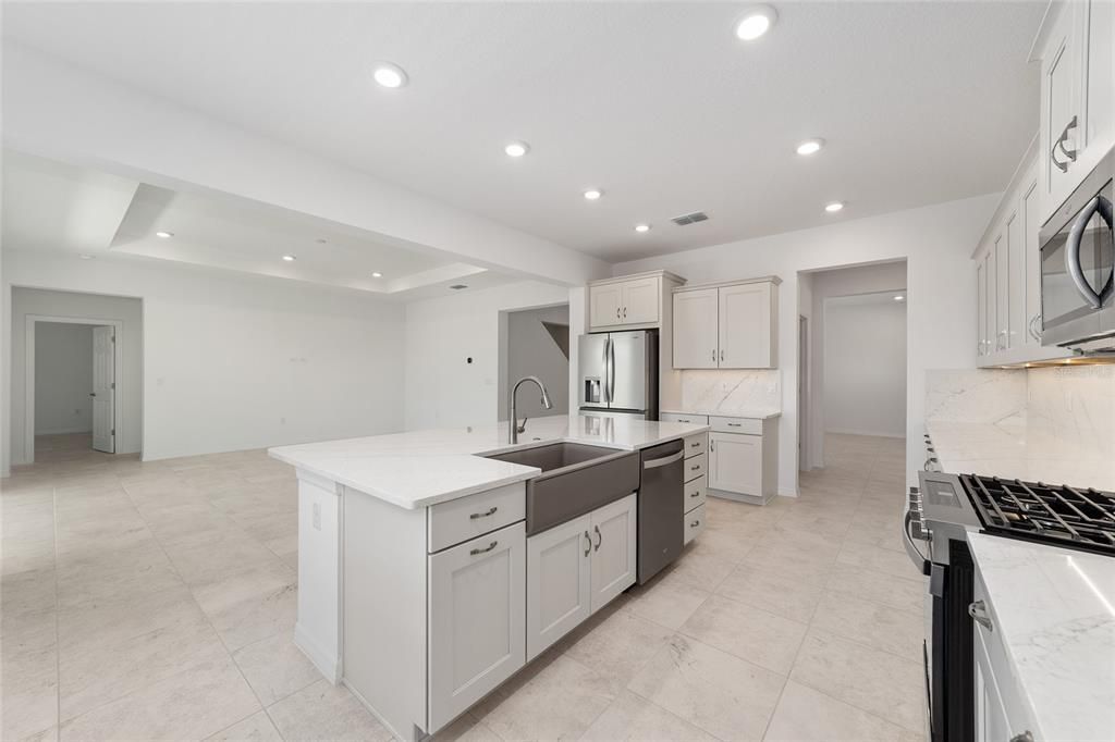 En Venta: $535,705 (4 camas, 3 baños, 2962 Pies cuadrados)