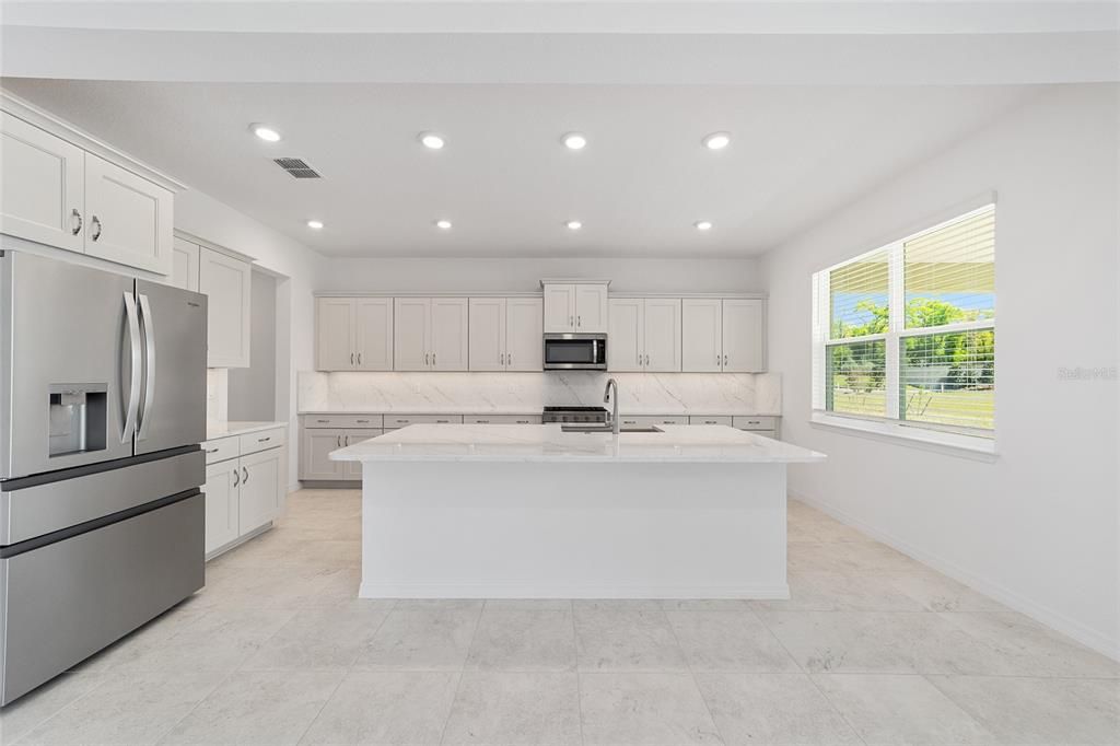 En Venta: $535,705 (4 camas, 3 baños, 2962 Pies cuadrados)