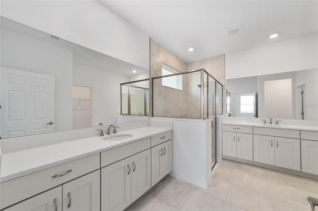 En Venta: $535,705 (4 camas, 3 baños, 2962 Pies cuadrados)
