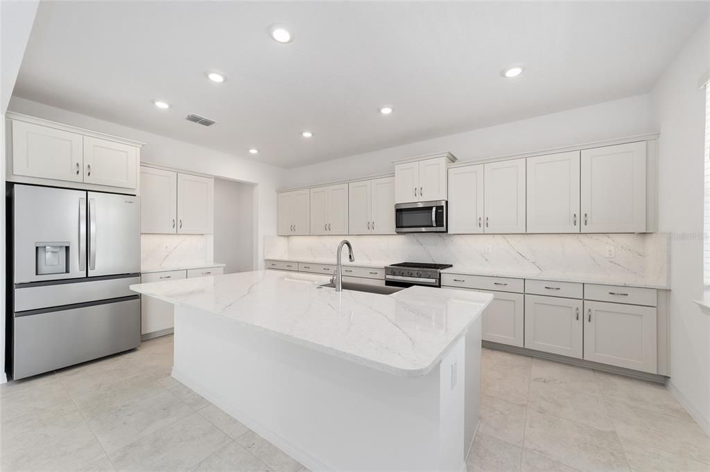En Venta: $535,705 (4 camas, 3 baños, 2962 Pies cuadrados)