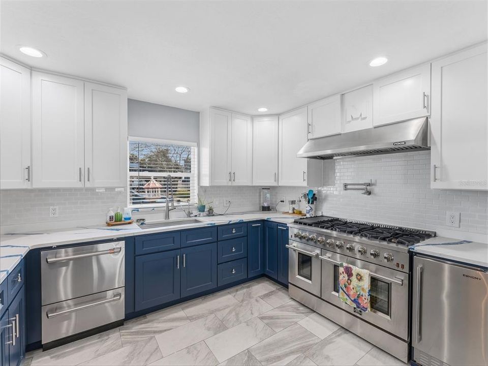 En Venta: $1,200,000 (5 camas, 3 baños, 2848 Pies cuadrados)