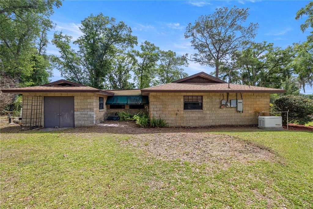 Activo con contrato: $264,999 (3 camas, 2 baños, 2494 Pies cuadrados)