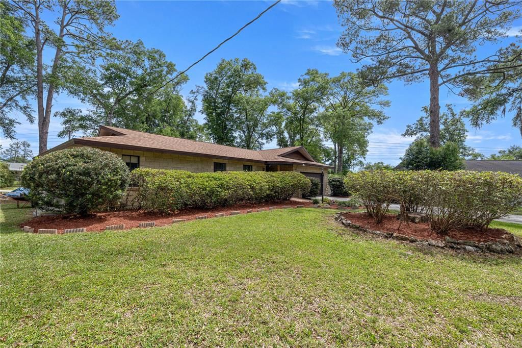 Activo con contrato: $264,999 (3 camas, 2 baños, 2494 Pies cuadrados)
